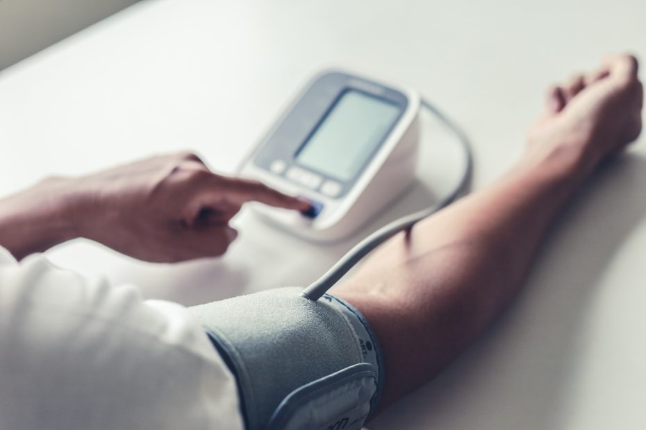 how to choose a blood pressure monitor